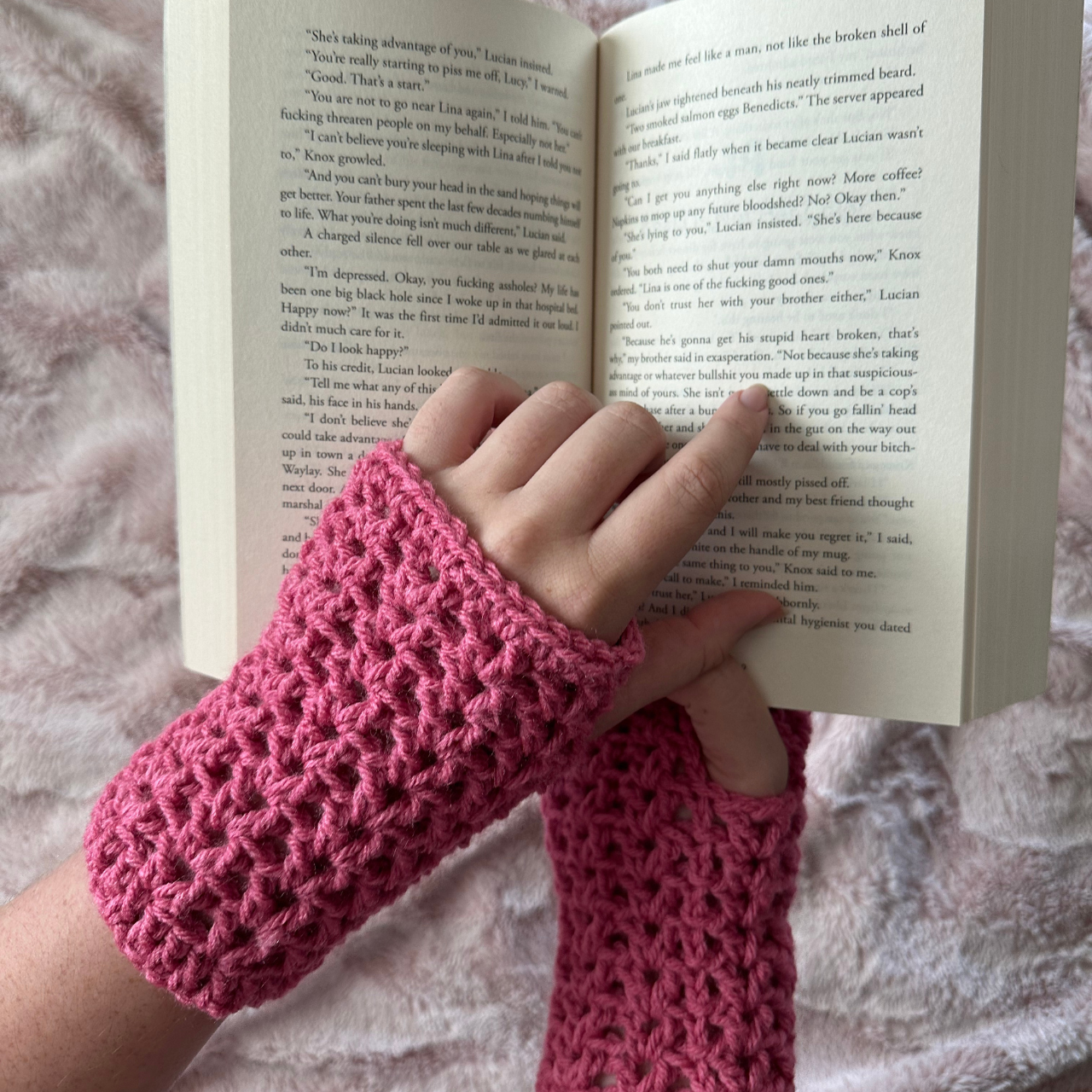 Mesh Wrist Warmer Crochet Pattern