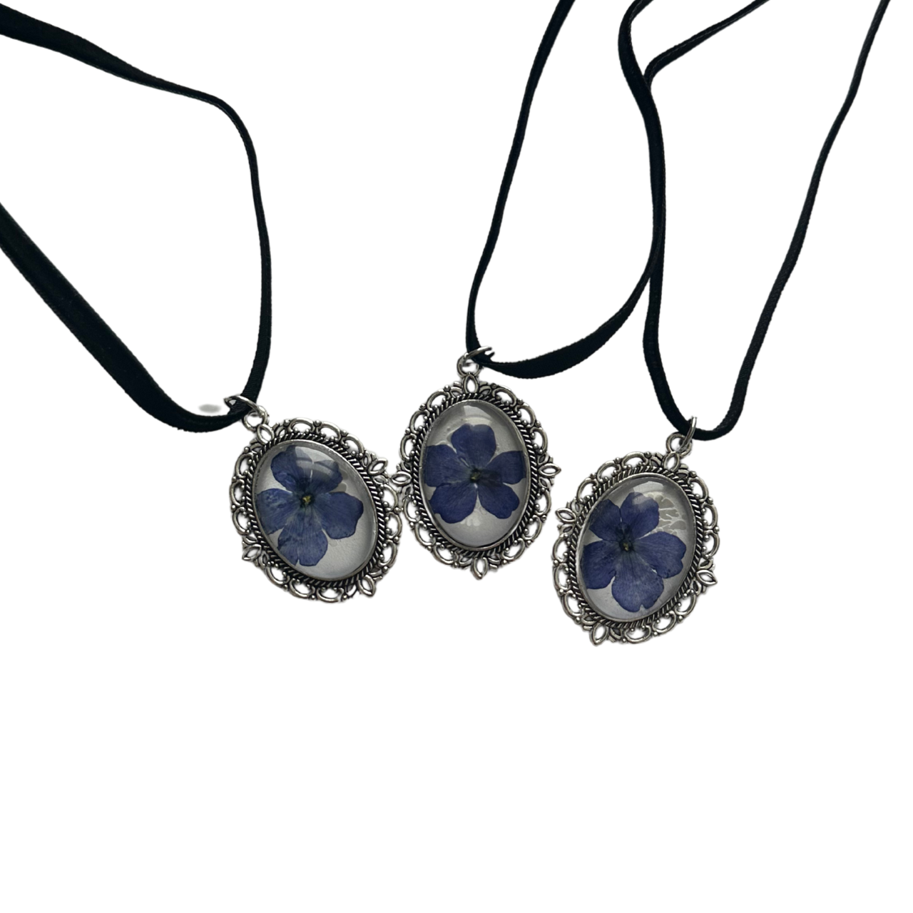 Antique Frame Flower Velvet Choker (Blue)