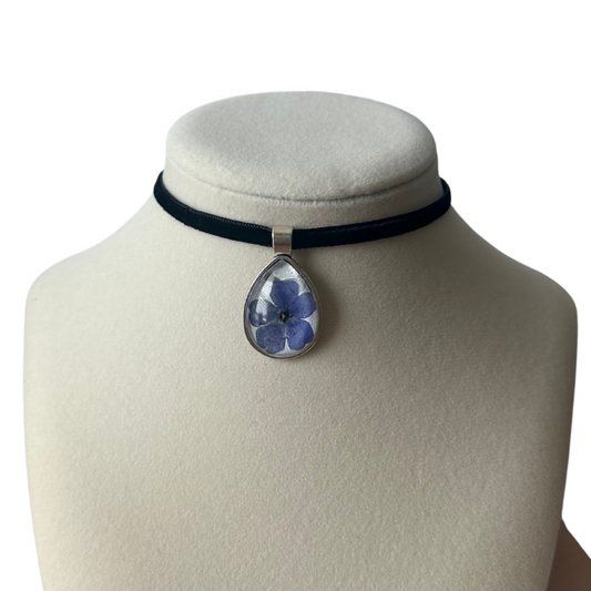 Teardrop Flower Velvet Choker (Blue)