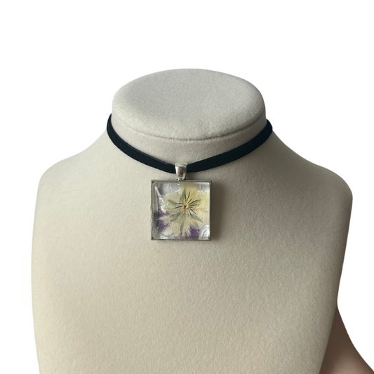 Square Flower Velvet Choker (Cream/Blue)