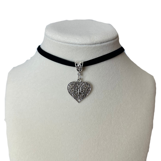 Heart Velvet Choker